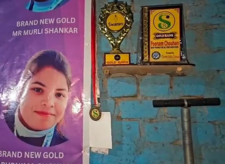 सक्ती में दिनदहाड़े युवती की गोली मारकर हत्या, दो अज्ञात बदमाशों की तलाश में जुटी पुलिस।