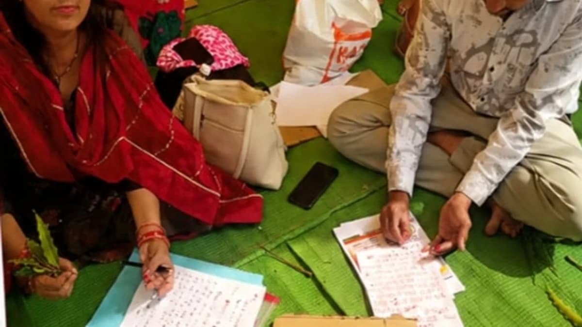 खून से लिखा शिक्षा मंत्री को पत्र: अतिथि शिक्षकों ने संविलियन की मांग तेज की, कहा—न्याय नहीं मिला तो इच्छामृत्यु की दें अनुमति