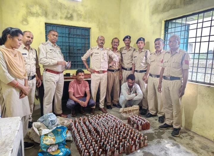 एमसीबी आबकारी विभाग की बड़ी कार्रवाई: लालपुर में अवैध शराब के खिलाफ शिकंजा, दो प्रकरण दर्ज, 254 पाव शराब जब्त