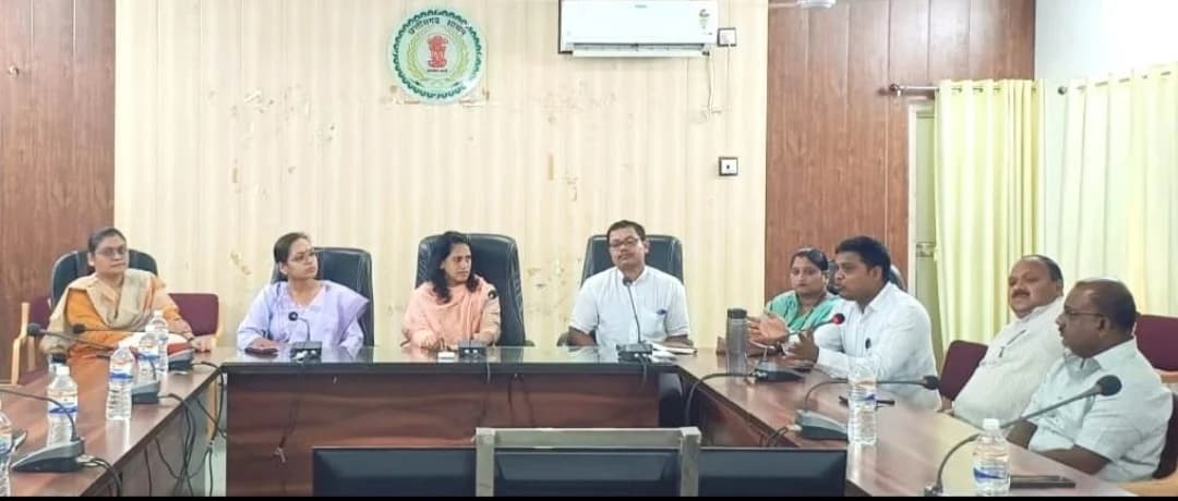 NH-43 पर आवारा पशुओं से हादसे रोकने प्रशासन का बड़ा एक्शन, पशुपालकों को नोटिस के बाद FIR की तैयारी