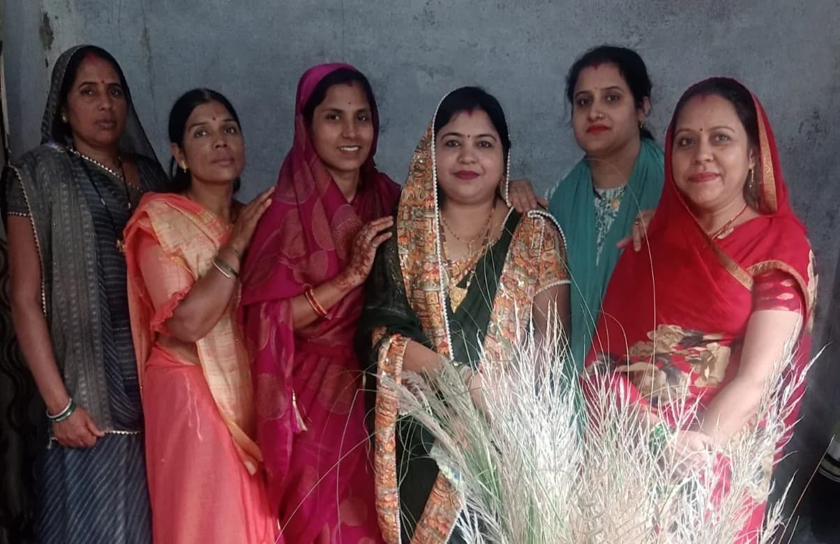 हरछठ पर गूंजे मंगलगीत, संतान की सलामती के लिए माताओं ने रखा निर्जला व्रत