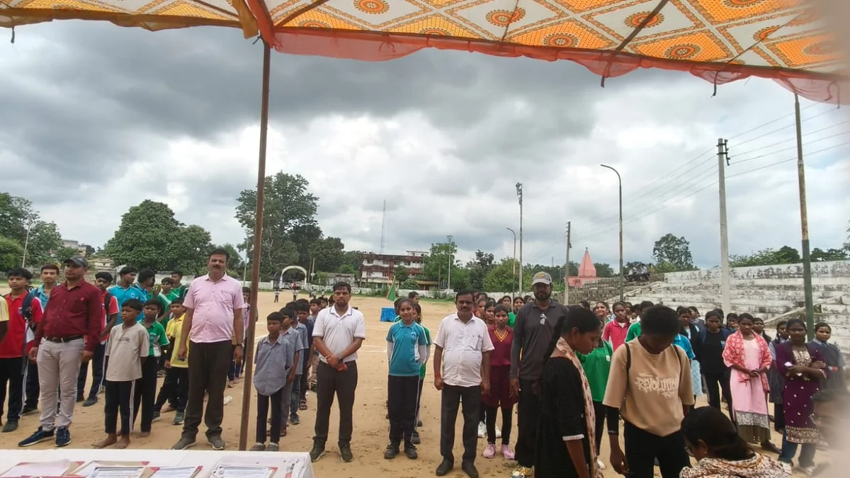 मनेन्द्रगढ़ में जोन स्तरीय खेल प्रतियोगिता का भव्य शुभारंभ (1/2)