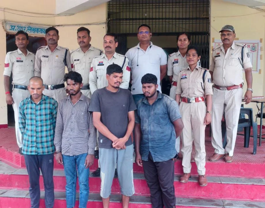 72 घंटे में मवेशी चोरी का खुलासा: 2 भैंस और 1 भैंसी बरामद, चार आरोपी गिरफ्तार, पिकअप वाहन भी जब्त