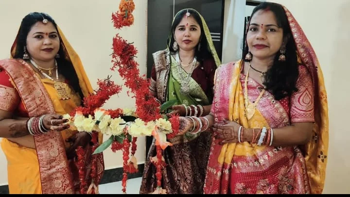 अखंड सौभाग्य की कामना में सजीं सुहागिनें, शिव-पार्वती की आराधना से भक्तिमय हुआ कोयलांचल (2)