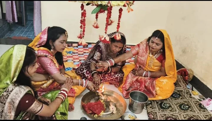 अखंड सौभाग्य की कामना में सजीं सुहागिनें, शिव-पार्वती की आराधना से भक्तिमय हुआ कोयलांचल (2)