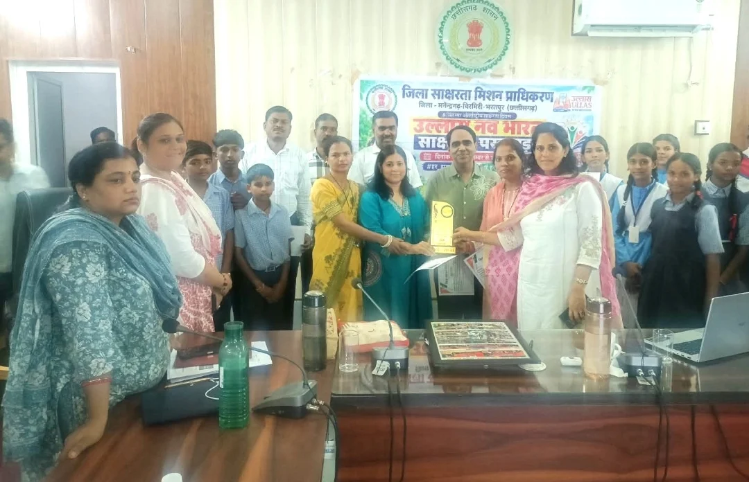 कठौतिया में ‘उल्लास’ ने जगाया शिक्षा का उजियारा, परिवार से गांव तक गूंजा साक्षरता का संदेश (2)