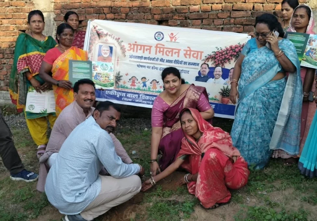 न्योता भोज से स्वस्थ शिशु प्रतियोगिता तक, चैनपुर में गूंजा सुपोषण का संदेश (2)