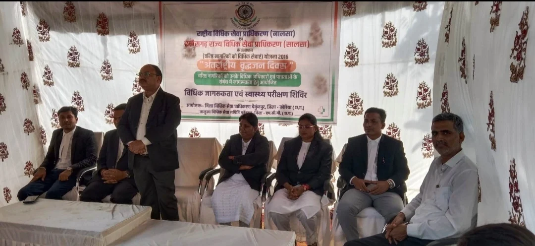 वृद्धजनों के अधिकारों की दी जानकारी, स्वास्थ्य जांच के साथ बांटी गईं जरूरी दवाइयां (2)