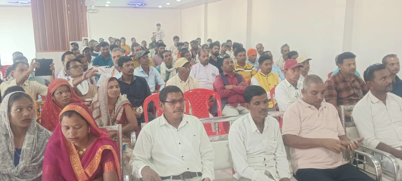 जनकपुर में कांग्रेस का प्रदर्शन: ‘वोट चोर गद्दी छोड़’ के नारों से गूंजा क्षेत्र, बजरंग दल के 24 कार्यकर्ताओं ने थामा कांग्रेस का हाथ (2)